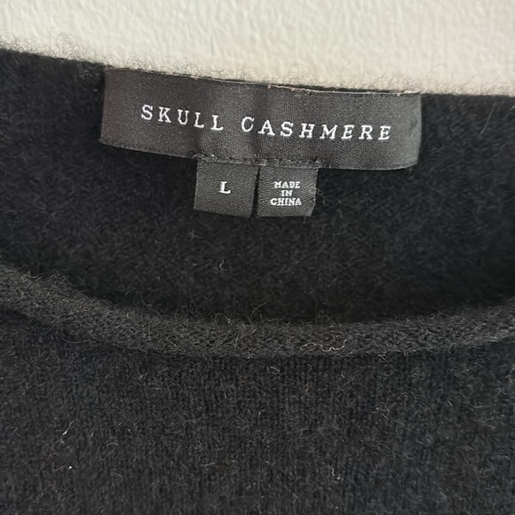 Skull Cashmere 100% cashmere black sweater with arm cutouts - Picture 4 of 10
